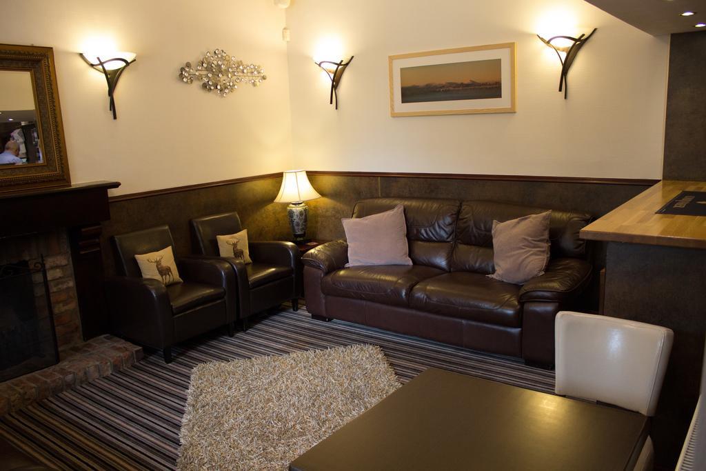 Bennachie Lodge Hotel Kemnay ภายนอก รูปภาพ